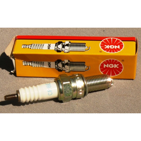Свеча NGK CR8E CR7E оригинал 4т